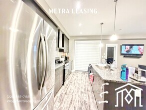 Three + Den House in London in London, ON - Building Photo - Building Photo