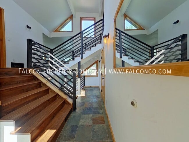 122 Dolomite Dr in Colorado Springs, CO - Foto de edificio - Building Photo