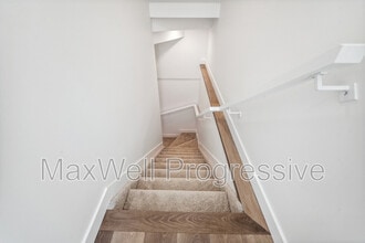 10427-10470 70 Ave NW in Edmonton, AB - Building Photo - Building Photo