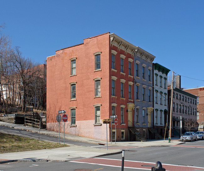 192-194 N Pearl St in Albany, NY - Foto de edificio - Building Photo