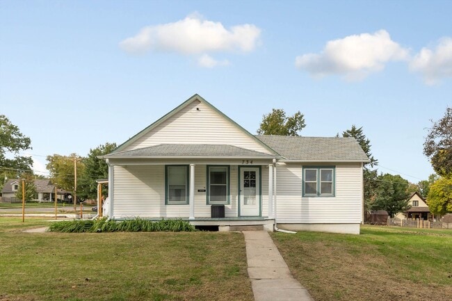 property at 734 S Madison St