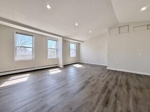 326 5th St in Jersey City, NJ - Building Photo - Building Photo