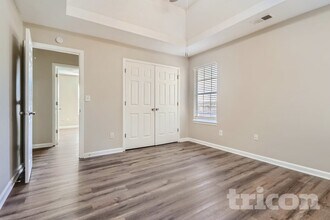 589 Lakewater View Dr in Stone Mountain, GA - Foto de edificio - Building Photo