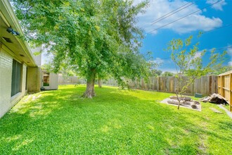 7903 Portal Dr in Houston, TX - Building Photo - Building Photo
