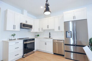 322 Lindsay St in Winnipeg, MB - Building Photo