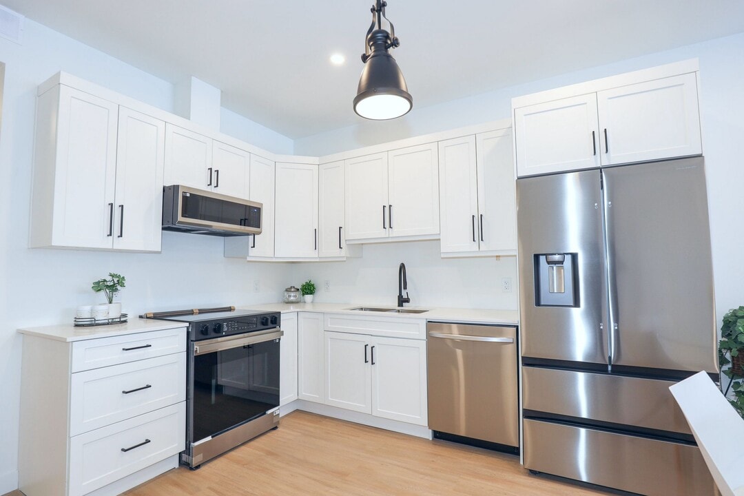 322 Lindsay St in Winnipeg, MB - Building Photo