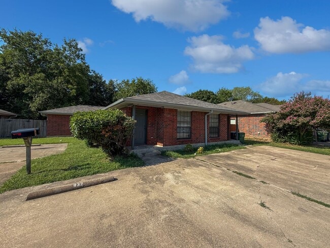832 Mirabell Ct in Arlington, TX - Building Photo - Building Photo