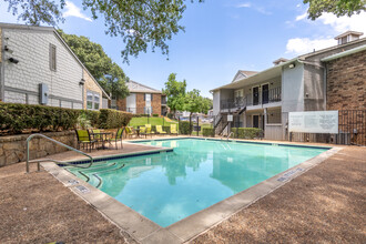 Cottages at Bedford Apartments in Bedford, TX - Building Photo - Building Photo