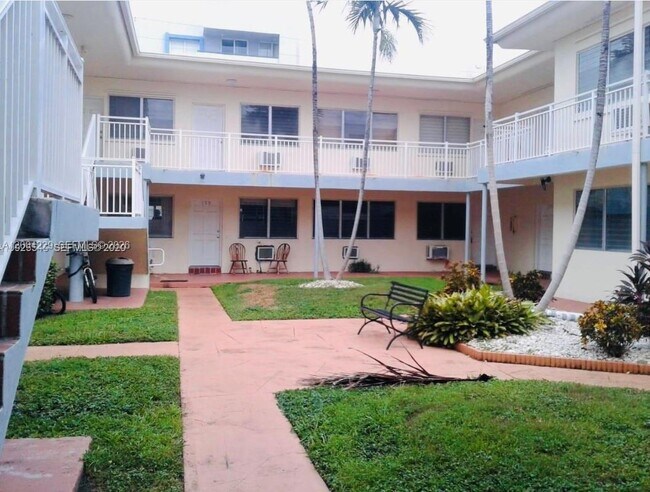 350 75th St in Miami Beach, FL - Building Photo - Building Photo