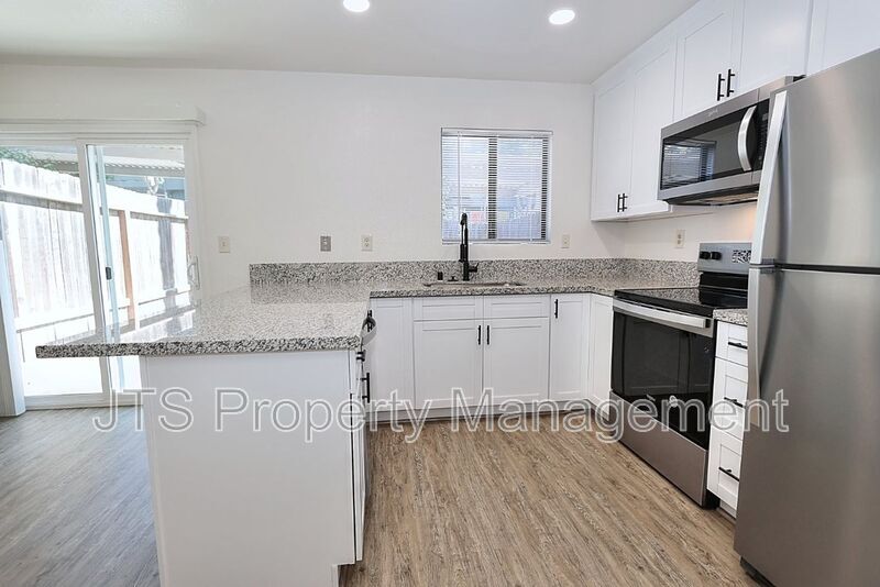 5848 Alorn Ln in Carmichael, CA - Building Photo