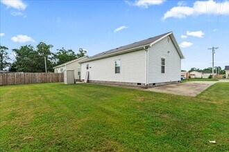 117 Deerfield Ct in Shepherdsville, KY - Foto de edificio - Building Photo