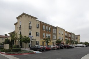 Beachwood Plaza in Stanton, CA - Building Photo