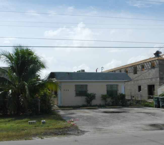 332 NE 3rd St in Hallandale Beach, FL - Building Photo - Building Photo