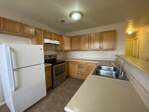 537 Tulip Rd SE in Rio Rancho, NM - Building Photo - Building Photo