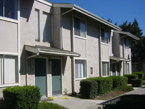 2101s in Fairfield, CA - Foto de edificio - Building Photo