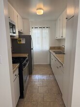 20134 Leadwell St, Unit Led 270 in Winnetka, CA - Building Photo - Building Photo