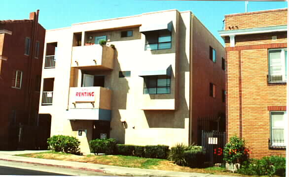 1835 E 4th St in Long Beach, CA - Foto de edificio - Building Photo