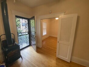 1111 W Franklin Ave in Minneapolis, MN - Building Photo - Building Photo