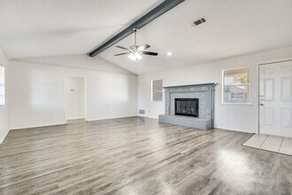 4610 Candlestick Dr in Garland, TX - Foto de edificio - Building Photo