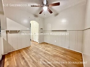 638 Greenwood Ave in Cincinnati, OH - Foto de edificio - Building Photo