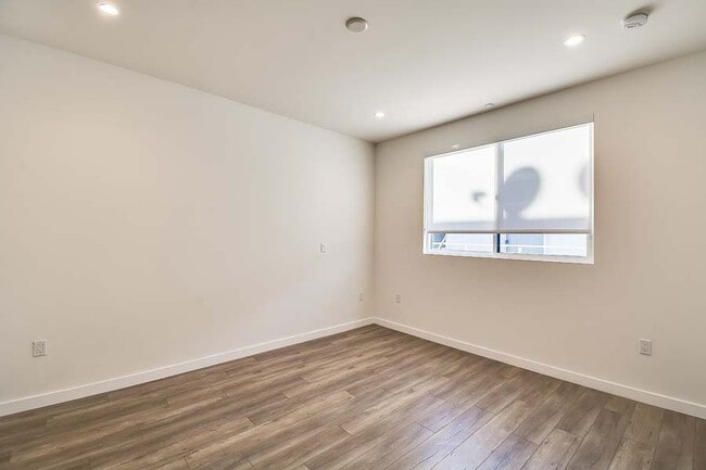 14822 Magnolia Blvd, Unit 101 in Sherman Oaks, CA - Building Photo - Building Photo
