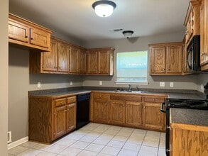 329 Autumn Dr in Benton, AR - Building Photo - Building Photo