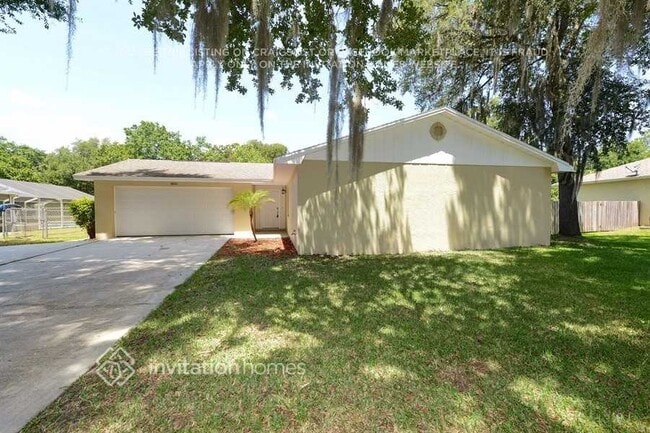 5800 Southwind Dr in Mulberry, FL - Foto de edificio - Building Photo