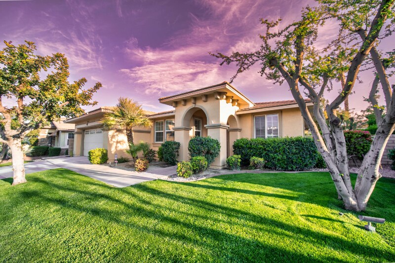 192 Via San Lucia in Rancho Mirage, CA - Building Photo