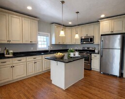 283 Lincoln Ave in Saugus, MA - Building Photo