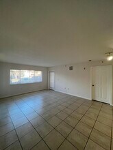161 SW Palm Dr in Port St. Lucie, FL - Foto de edificio - Building Photo