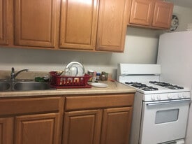 7x M Ave in West Wildwood, NJ - Building Photo