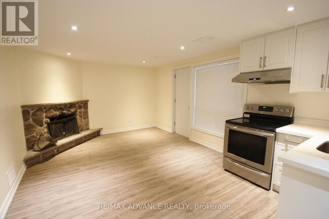 property at 33 Carluke Crescent