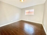 7810 Peachtree St photo'
