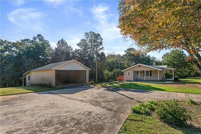8172 Belton Bridge Rd in Lula, GA - Building Photo - Building Photo