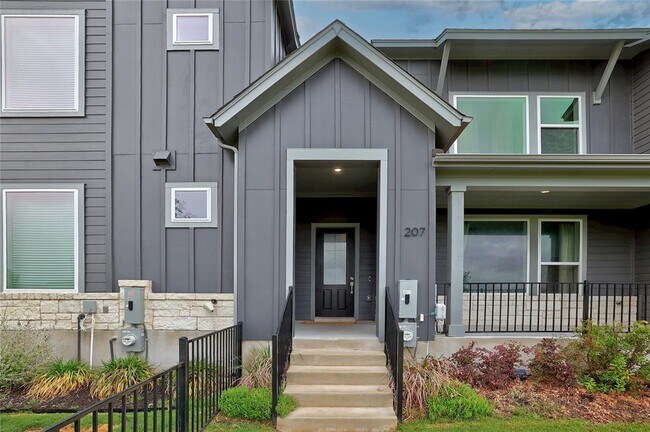 207 Flowers Ave in Hutto, TX - Building Photo - Building Photo