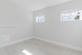 9355 Fontainebleau Blvd, Unit 224 in Miami, FL - Building Photo - Building Photo