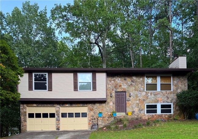 3450 Ellenwood Ct NE