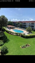 501 Blue Heron Dr, Unit 108A in Hallandale Beach, FL - Building Photo