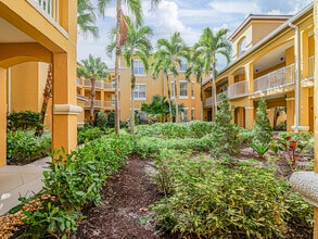 5045 Fairways Cir in Vero Beach, FL - Building Photo - Building Photo