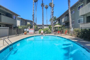 Palm Villa in Sunnyvale, CA - Building Photo