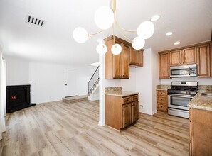 4509 Vista Del Monte Ave, Unit 5 in Los Angeles, CA - Building Photo - Building Photo