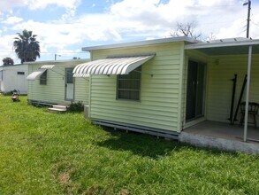2127 Twin Brooks Rd in North Fort Myers, FL - Building Photo - Building Photo