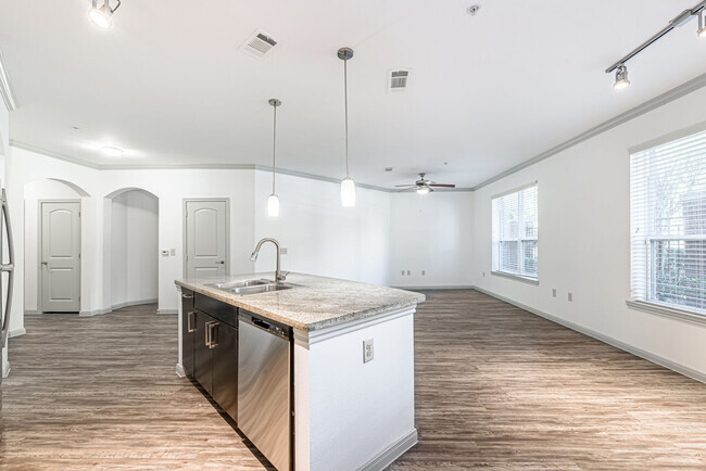 2814 S Bartell Dr in Houston, TX - Building Photo - Building Photo