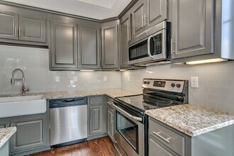 1418 University Blvd-Unit -B in Tuscaloosa, AL - Building Photo - Building Photo