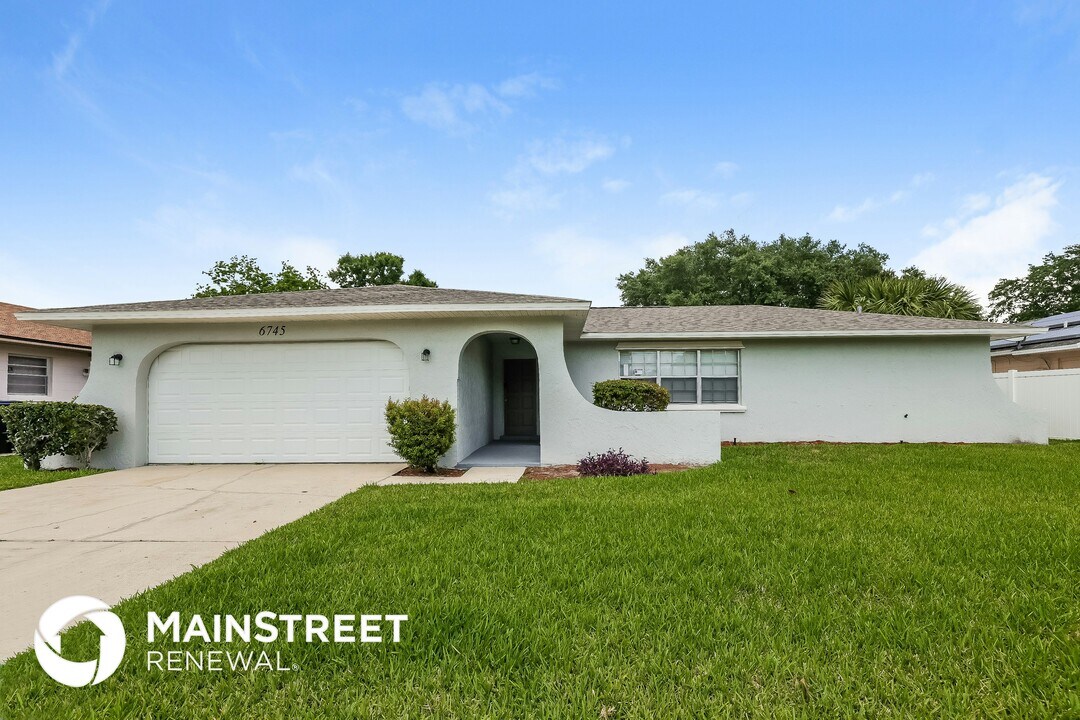 6745 Paul Revere Ct in Orlando, FL - Building Photo