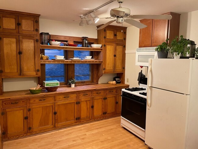 3522 N Cramer St in Shorewood, WI - Foto de edificio - Building Photo