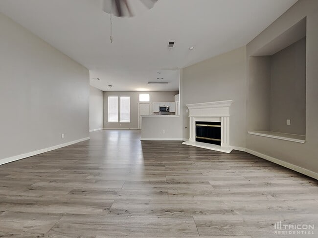 200 Oaklawn Dr in Ponder, TX - Building Photo - Building Photo