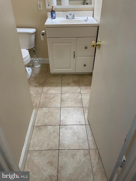 275 Green St, Unit 4H8 in Beverly, NJ - Building Photo - Building Photo