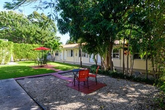 481 NE 37th St, Unit 3 in Miami, FL - Building Photo - Building Photo