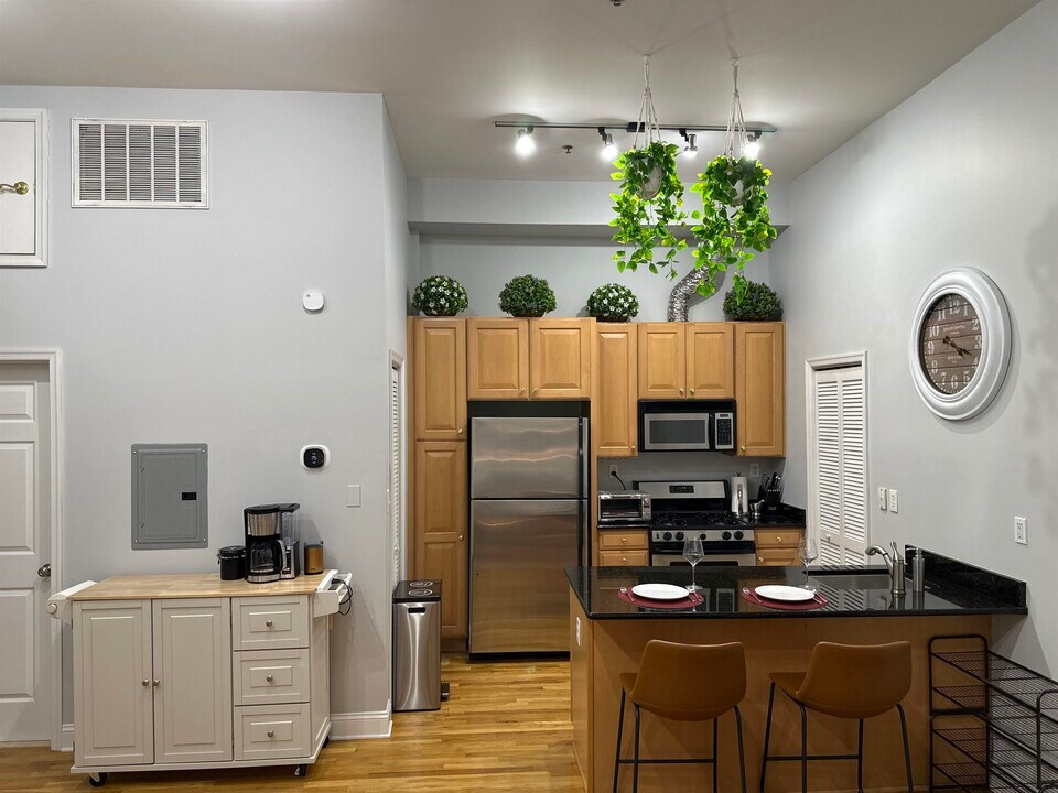 1023 Clinton St in Hoboken, NJ - Building Photo